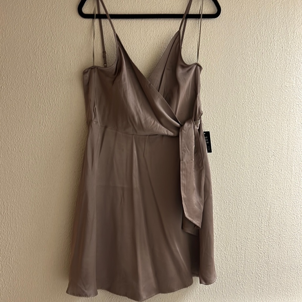 Holiday Party Express woman’s Taupe Faux wrap mini dress size medium